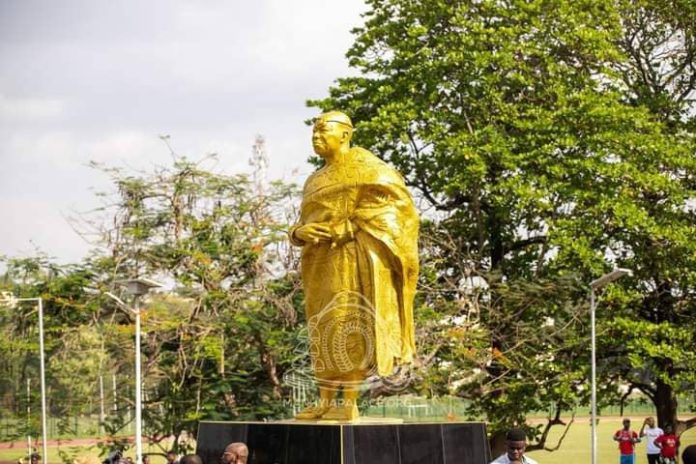 KNUST Unveils New Statue of Asantehene, Otumfour Osei Tutu II